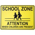 アメリカン雑貨 看板 プラスチックサインボード スクールゾーン(通学路) School Zone CA-41