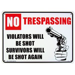 画像: アメリカン雑貨 看板 プラスチックサインボード No Trespassimg Violators Will Be Shot CA-03
